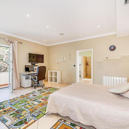 Villa Svim, Walking Distance To The Beach! Marbella Kültér fotó