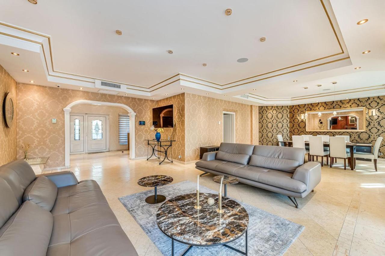 Villa Svim, Walking Distance To The Beach! Marbella Kültér fotó