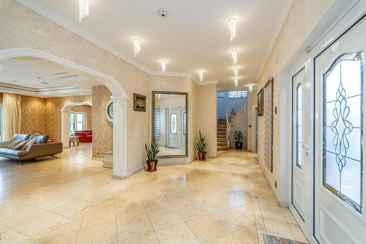 Villa Svim, Walking Distance To The Beach! Marbella Kültér fotó