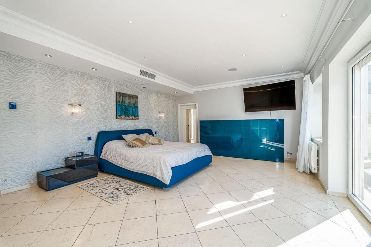 Villa Svim, Walking Distance To The Beach! Marbella Kültér fotó