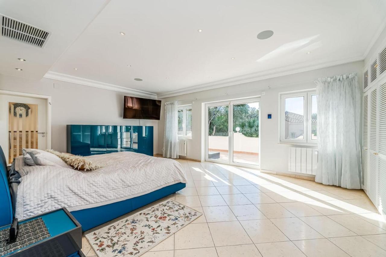 Villa Svim, Walking Distance To The Beach! Marbella Kültér fotó