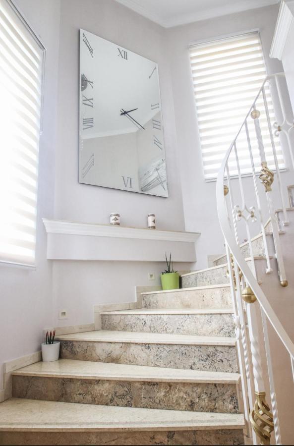 Villa Svim, Walking Distance To The Beach! Marbella Kültér fotó